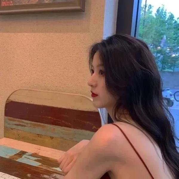 激情黑寡妇